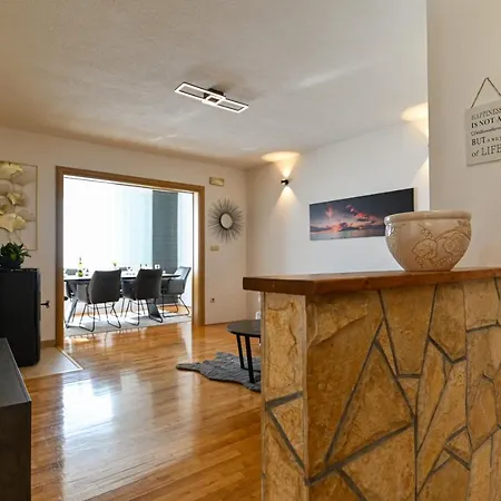 Appartement Cesarica *
