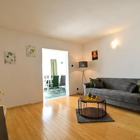 Appartement Cesarica *