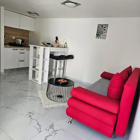 アパート Cesarica